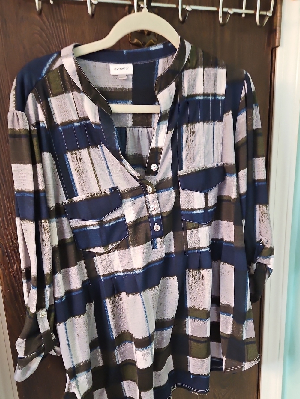 Avenue Navy, White & Olive Plaid Split-Neck Tunic